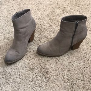 ShoeDazzle Size 11 Brown Booties 2 inch heel